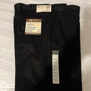 NWT Haggar khakis size 36 x 30